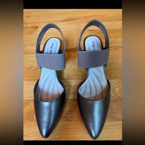 Easy Street Women’s 8.5 dress shoes